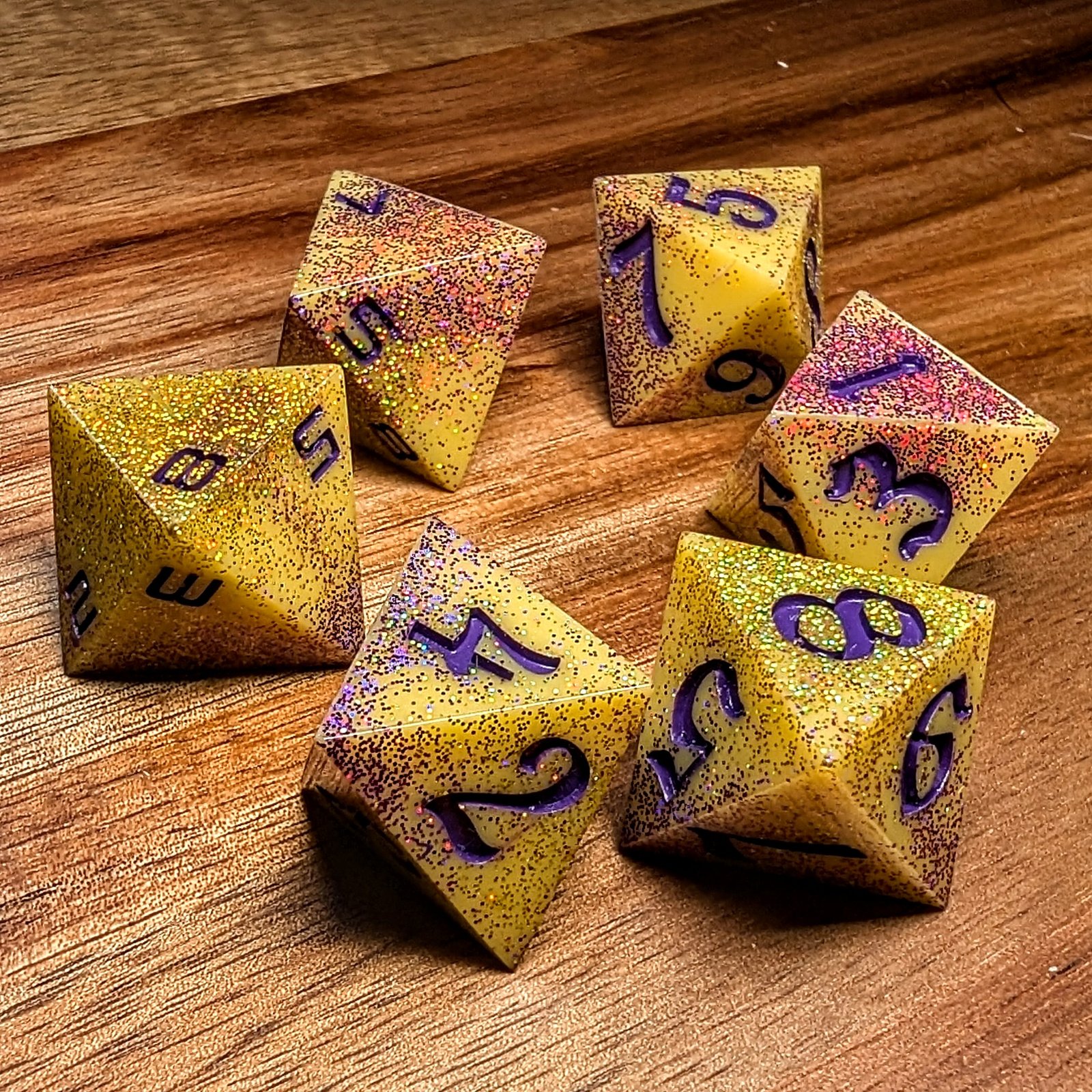 Holographic Vibes D8 Dice (Set of 6) - Image 4