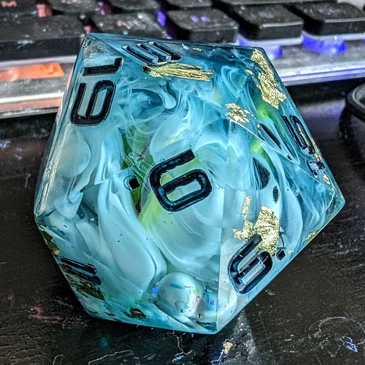 All That Glitters is Gold Chonky D20 - Image 3